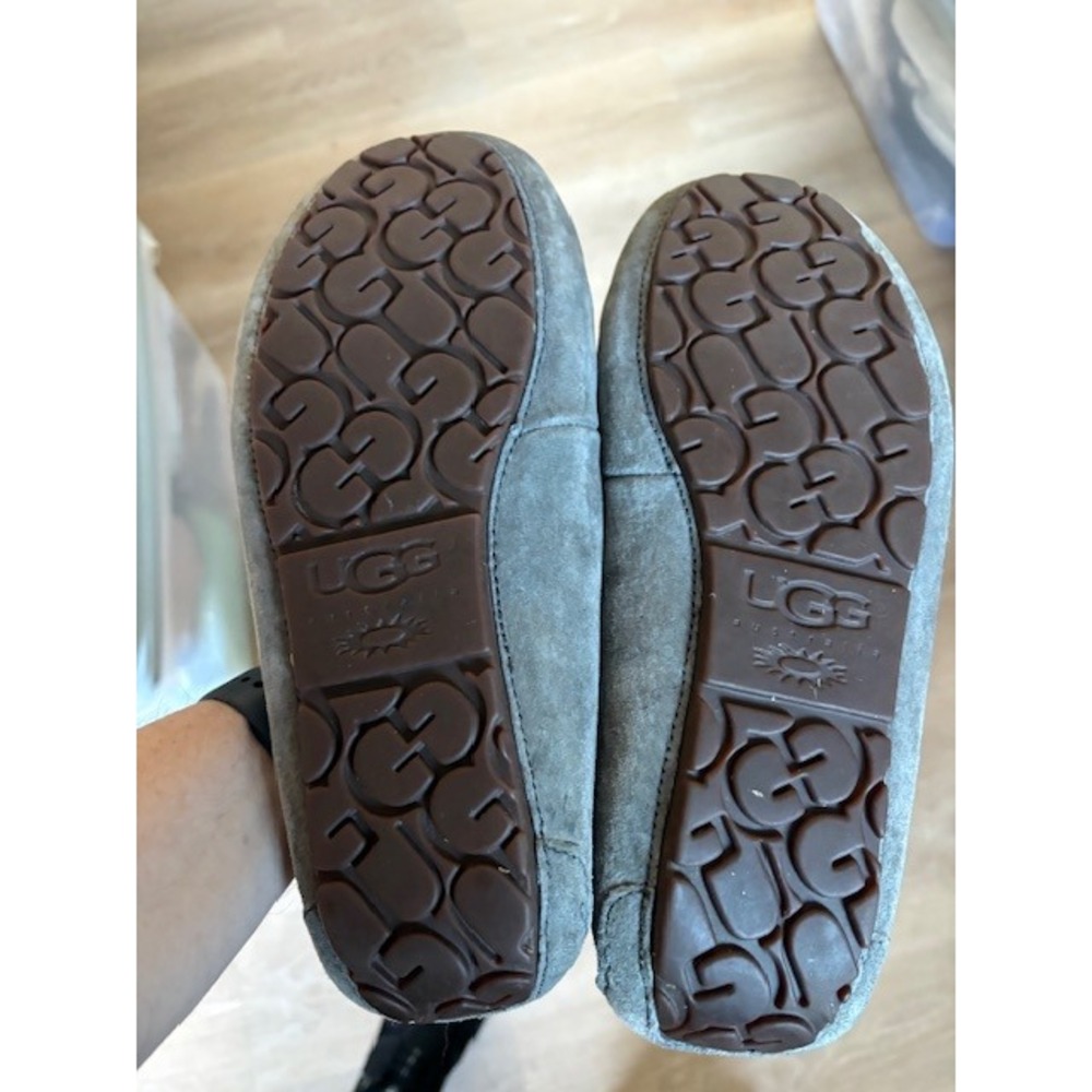 UGG Australia Dakota Grey Suede Shearling Lined Moccasin Slippers Size 10 - Picture 5 of 6